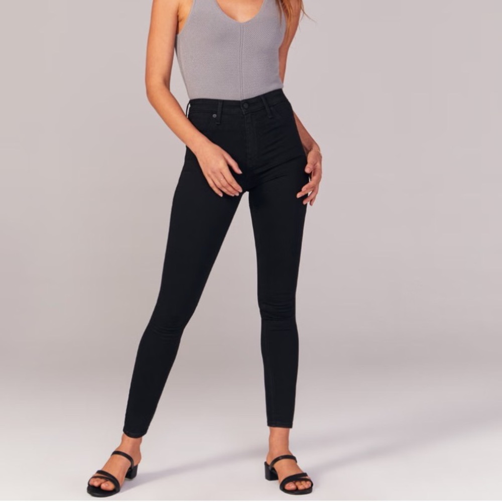 Abercrombie & Fitch | NWT Size 28 | Simone High Rise Jean Legging | Black